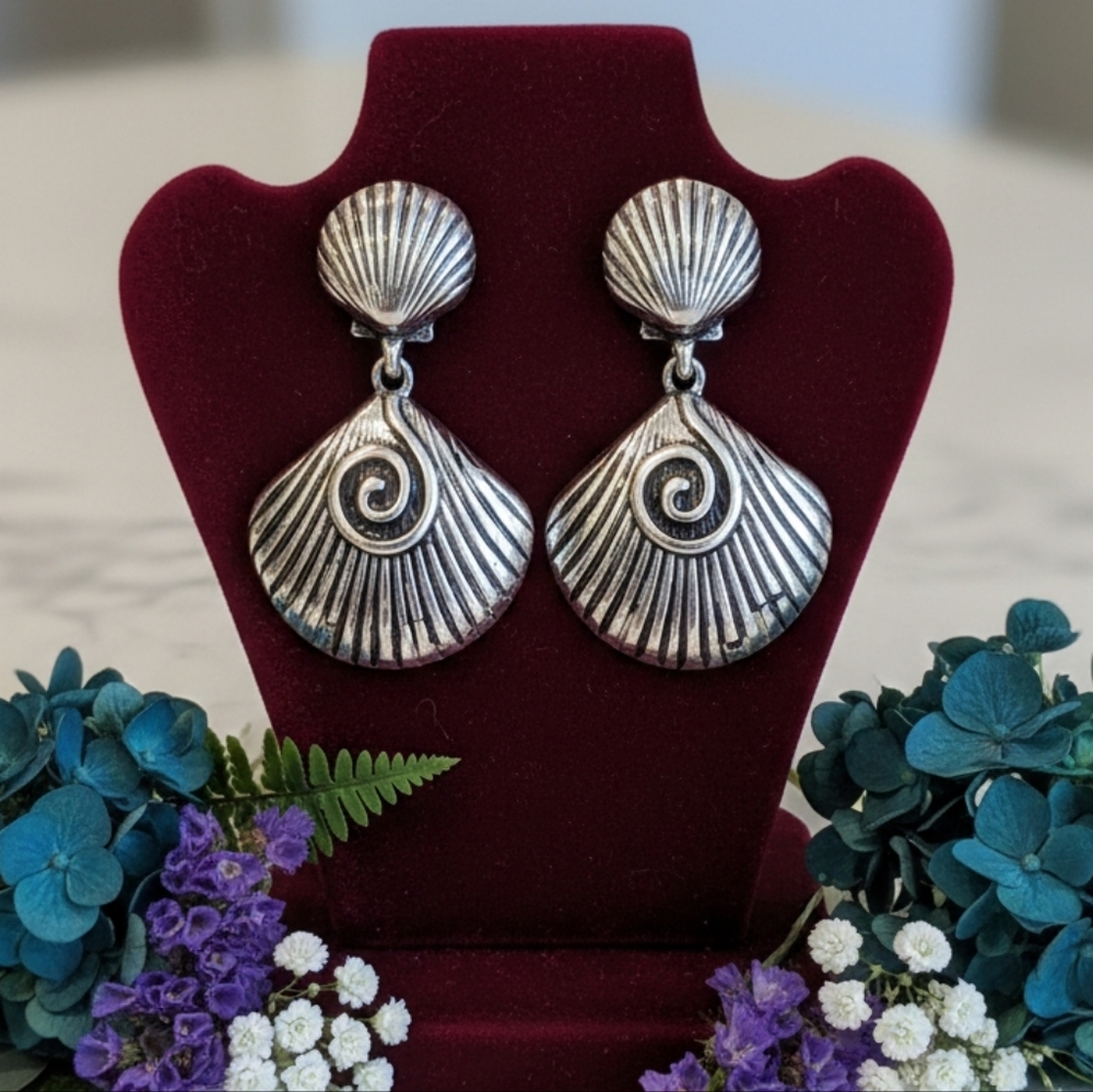 Earrings - Picture 10 of 11